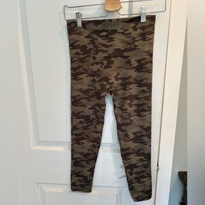 SPANX Look At Me Now camo cropped leggings Sz M